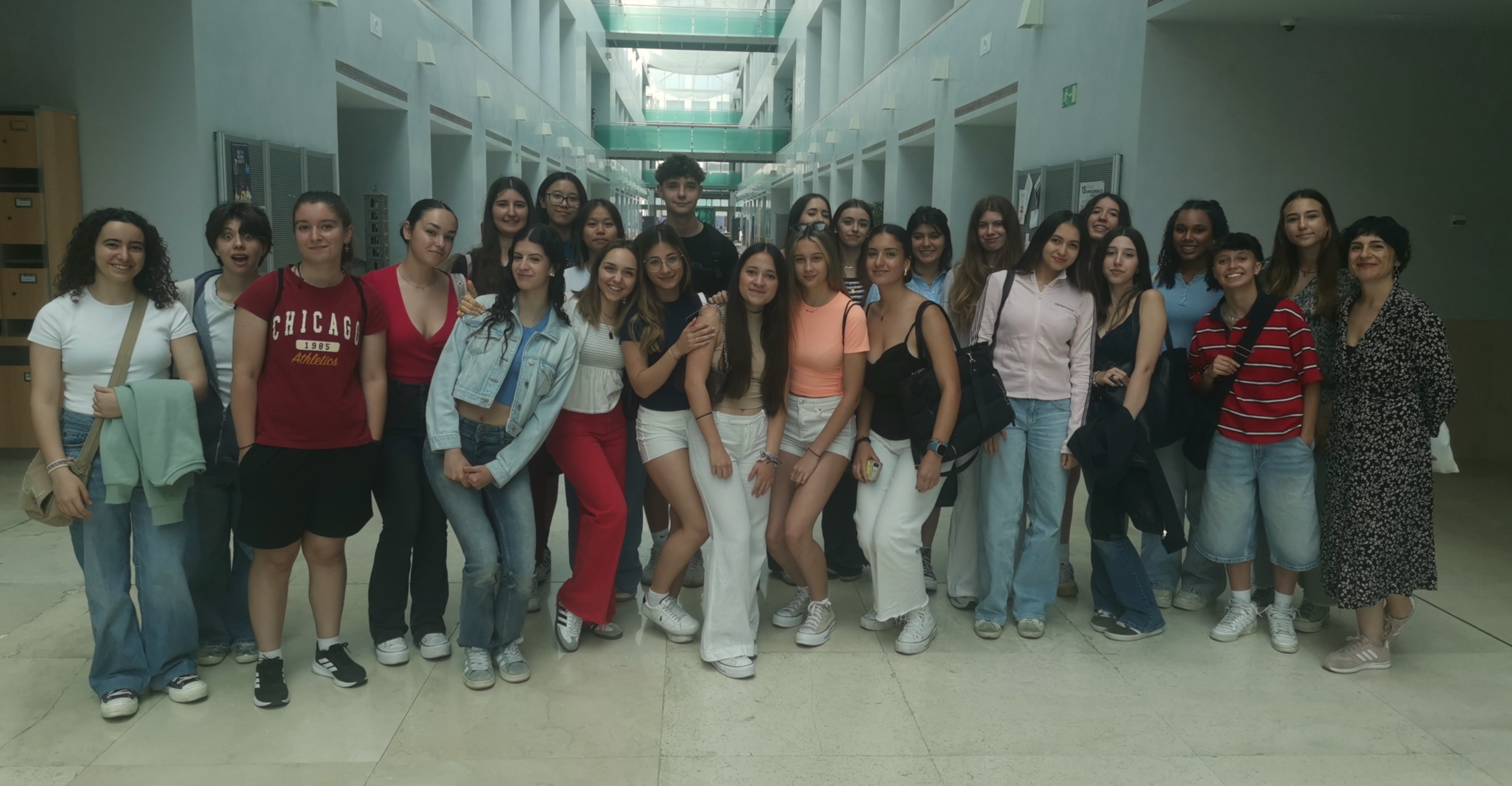 Estudiantes de Bachillerato Internacional del IES Miguel Catalán comparten una jornada con investigadores del CCHS