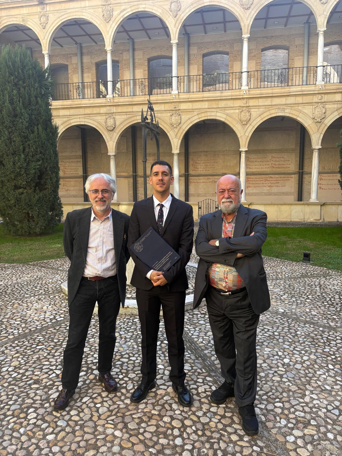 Francisco José Sánchez Bernal defiende su tesis “La cultura cinematográfica del exilio republicano en México a través de sus publicaciones (1939-1961)”, codirigida por Miguel Cabañas Bravo (IH).