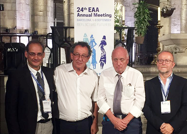 El premiado, Javier Sánchez-Palencia, segundo por la izquierda) cyaq75801x650.jpg