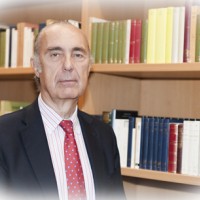 Luis Alberto de Cuenca galardonado con el Premio Nacional de Poesía