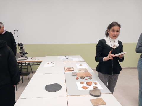 El grupo Cervitrum del CSIC lleva la historia del vidrio al IES El Olivo de Parla