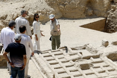 Sus Majestades los Reyes de España, don Felipe VI y doña Letizia, visitaron el pasado viernes 19 de septiembre el yacimiento arqueológico del Proyecto Djehuty y el museo de Luxor con José Manuel Galán (CSIC)@FOTO Casa Real