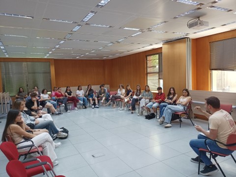 Charla - coloquio de Filosofía con un investigador