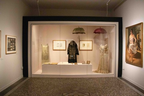 Exposición "Al bies: Las artistas y el diseño en la vanguardia española"