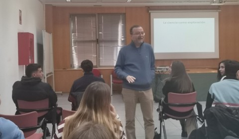 Charla sobre historia de la ciencia de Juan Pimentel (IH)