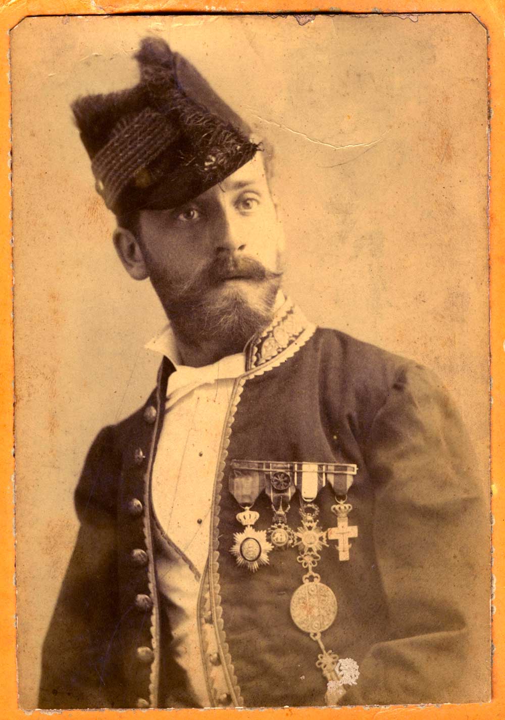 Fotografía de Eduard Toda i Güell como vicecónsul. 1883. Miquel Martínez (fotógrafo). Museu de Reus (IMRC)